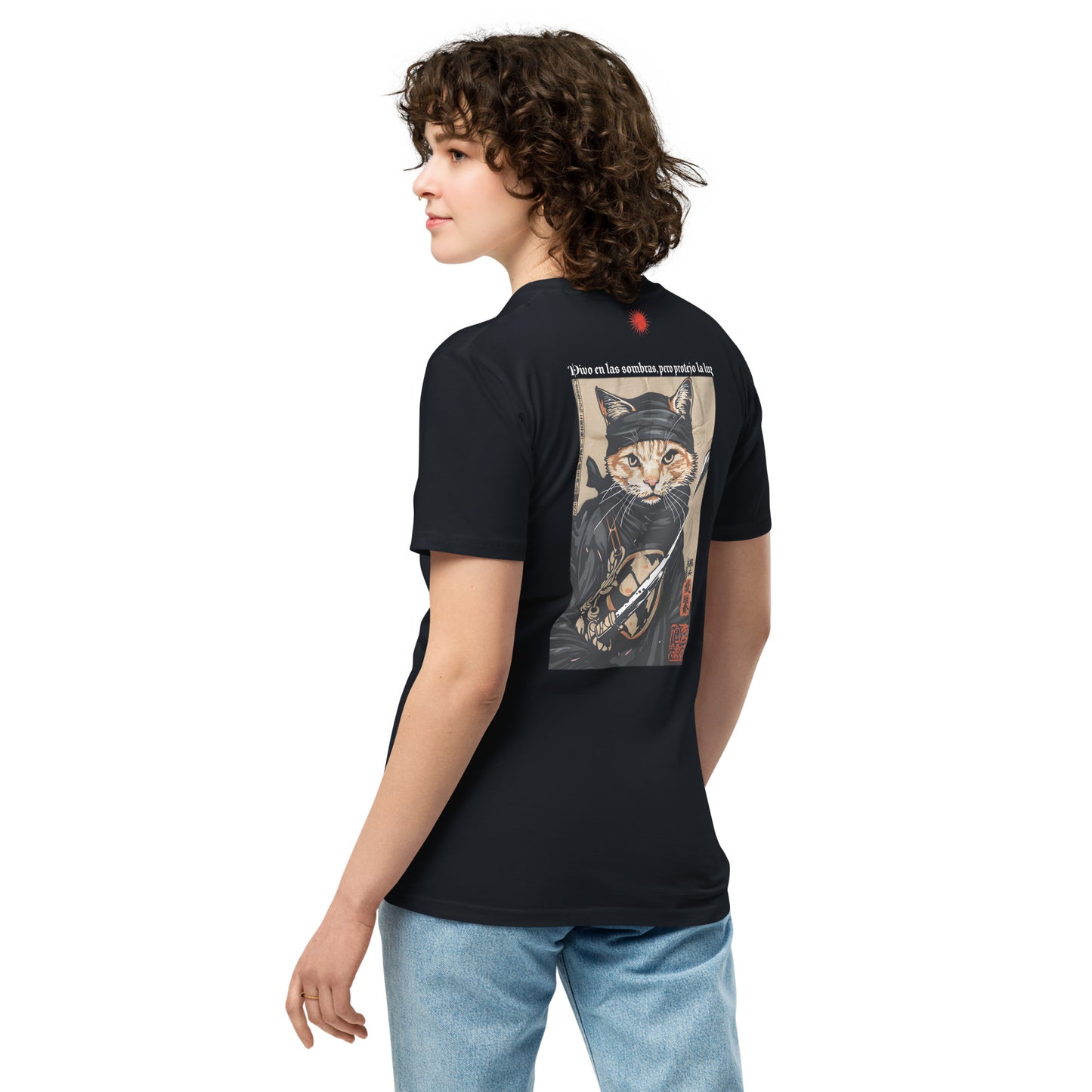 Camiseta premium unisex (Kage ni iki, hikari o mamoru)